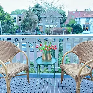 https://lovely-rooms.zandvoort-hotels.com